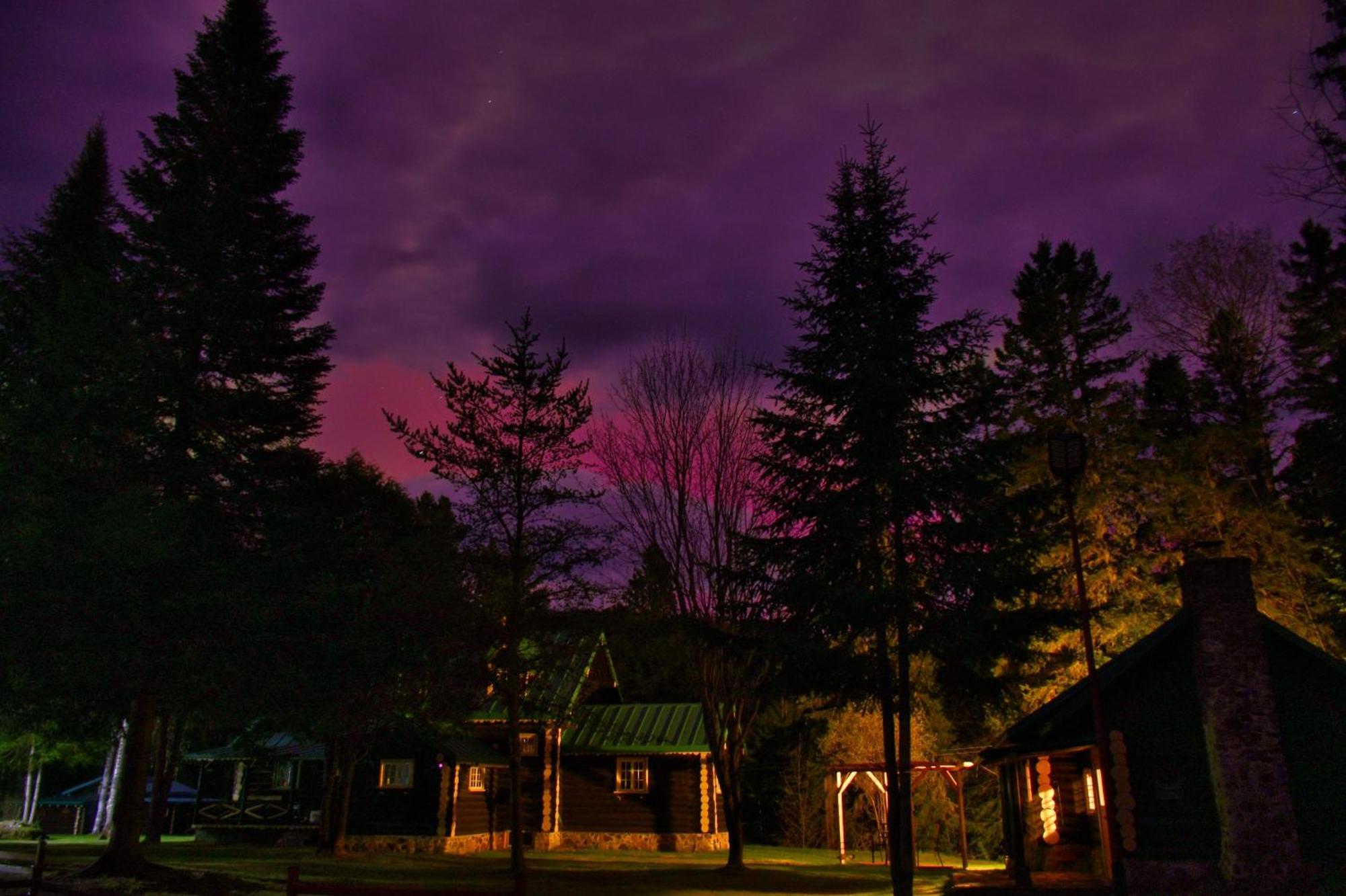 Domaine Le Bostonnais - Le Village En Bois Rond Ла-Тюк Экстерьер фото
